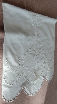 M780M White stiching decorative towel